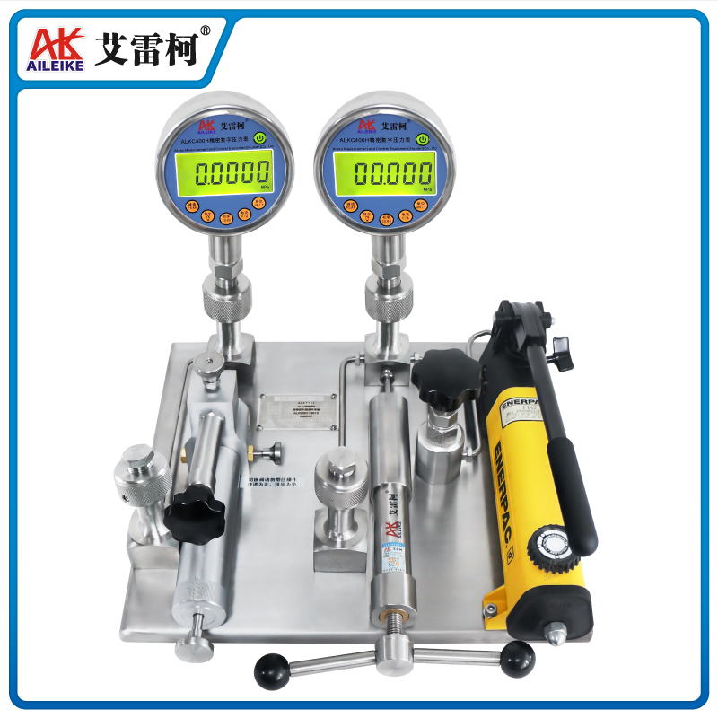 ALKT782TB 氣液兩用校準(zhǔn)臺(tái)